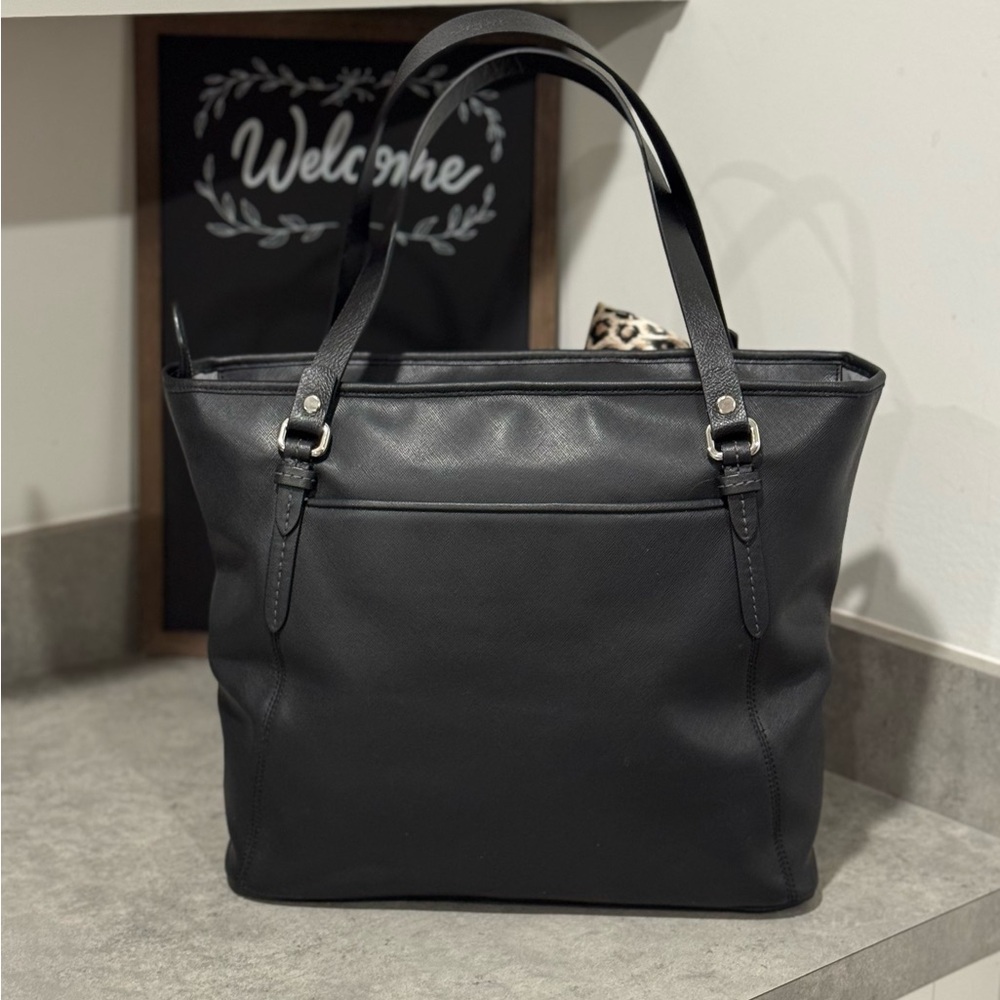 Coach Black Peyton Leather zip Top Tote! GUC!! - Picture 3 of 12